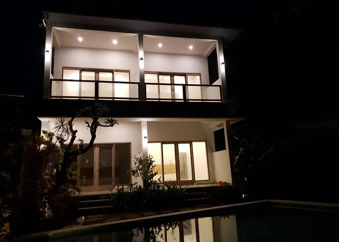 Guest house Utama Front 3*